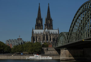 Um eine Blende unterbelichtet, Digitalaufnahme gemacht am Rheinufer
