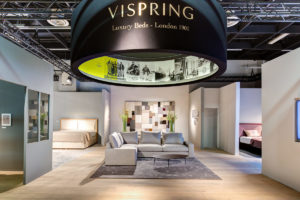 Interieur, Couch auf dem Vispring Messe Stand