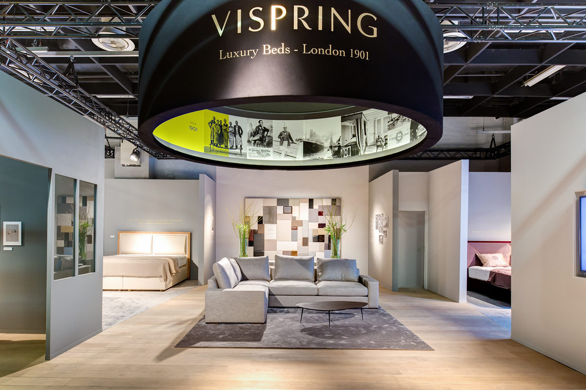 Interieur, Couch auf dem Vispring Messe Stand