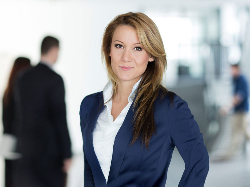 Junge Business Frau. Portrait Foto Beispiel, Businessfotografie.