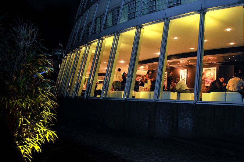 Außenaufnahme des Schokoladenmuseums. Sicht von der Rheinseite.