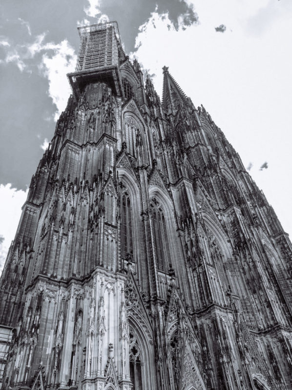 Linker Turm Kölner Dom mit Gerüst