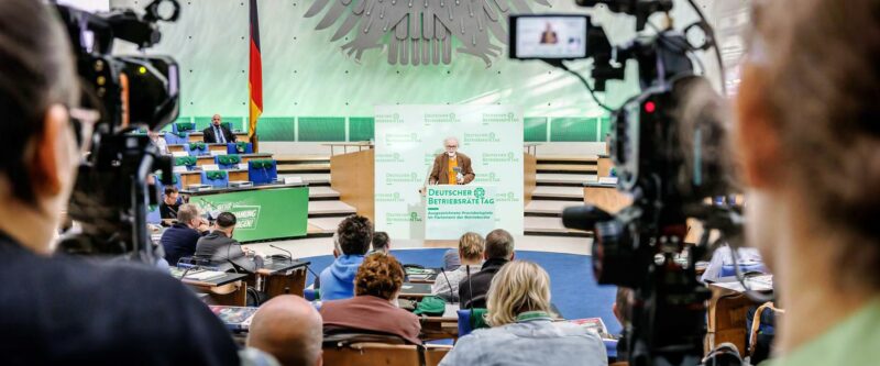 Fotografie für Events. Foto einer Tagung im großen Saal.