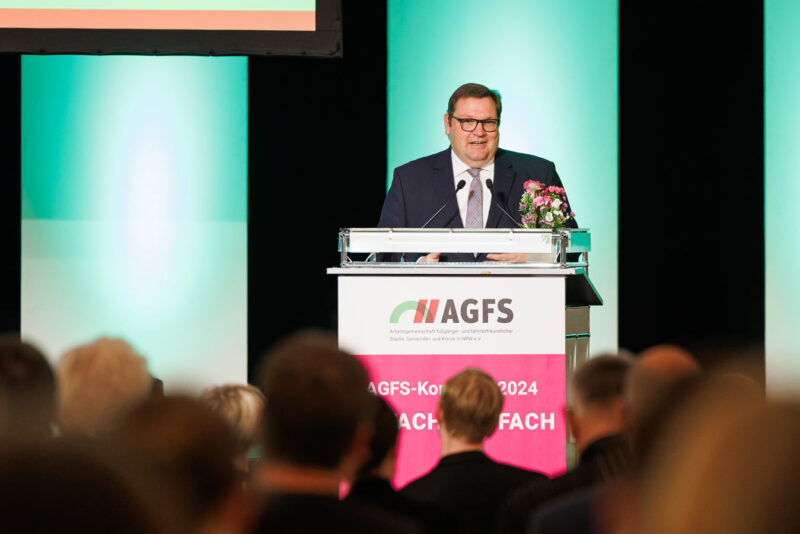 Die Eröffnungsrede des AGFS Kongress auf der Polis Mobility in Köln.