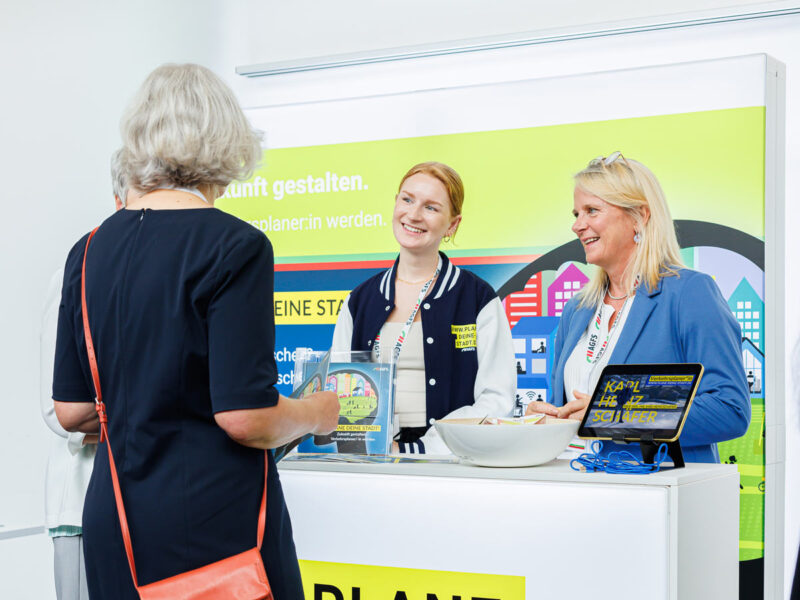 Neben dem Event fand auch eine Messe-Ausstellung statt. Copyright: Eventfotograf Dirk Baumbach.