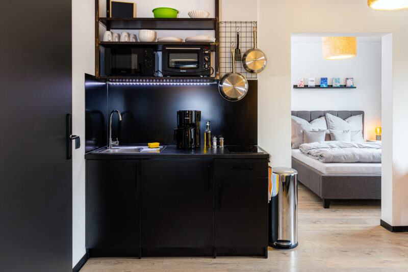 Raumfoto einer Fewo Ferienwohnung. Werbung auf Fewo und anderen Portalen.
