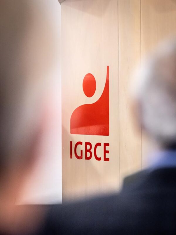 LOGO der IGBCE. Aufgenommen bei einer Veranstaltung in NRW.