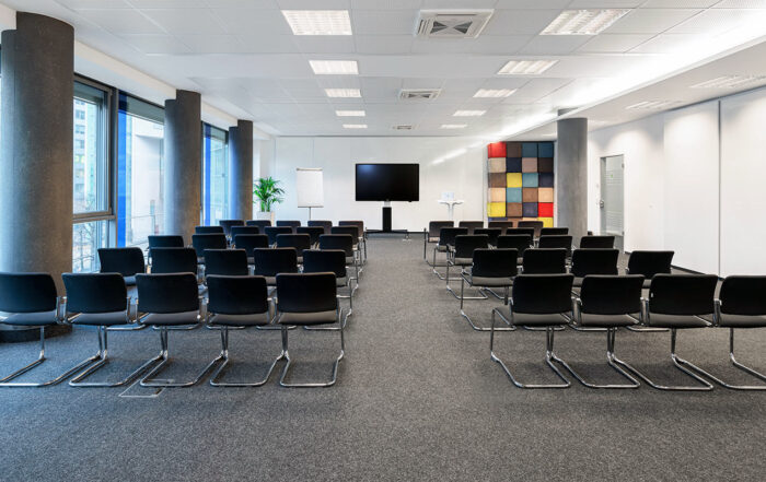 Tagungsraum in einem Hotel. Ein Foto des Immobilien und Raum Fotografen.