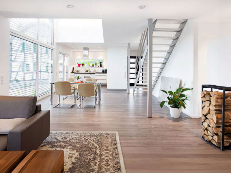 Innenaufnahme des Wohnzimmers. Immobilienfotograf für Immobilienfotografie.