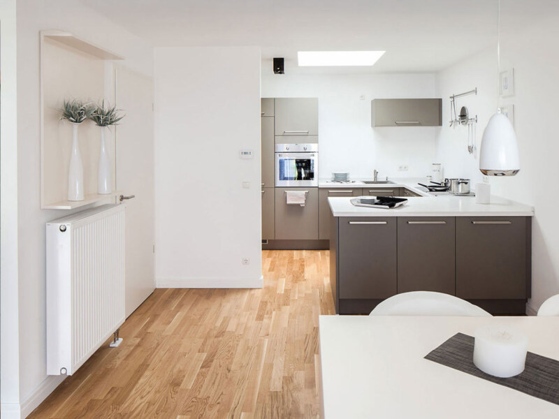 Raum Fotografie des Immobilienfotografen. Das Bild zeigt eine Wohnküche.