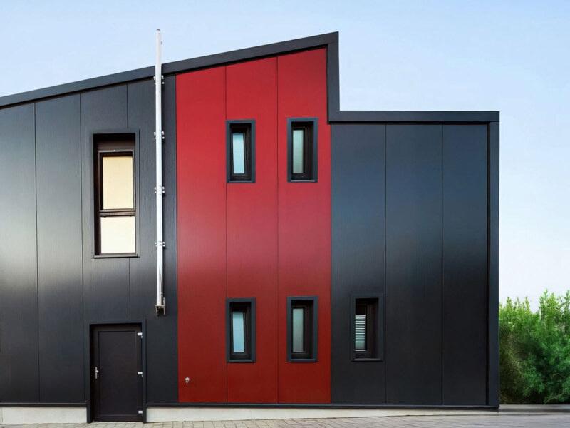 Das Foto einer Montagehalle. Fotos von Gewerbeimmobilien. Fotografie des Aachener Architekturfotografen Dirk Baumbach.