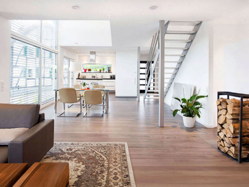 Immobilienfoto eines Wohnzimmers. Einfamilienhaus in Aachen. Copyright: Architekturfotograf für Immobilienfotografie Dirk Baumbach.