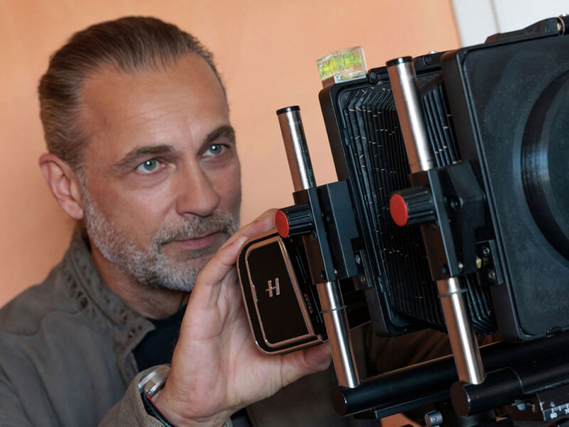 Digitale Großformat Fotografie. Hasselblad CFV an Large Format Kamera.