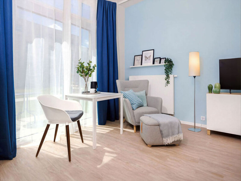 Das foto zeigt ein Zimmer des Pflegeheims. Fotografie für die Webseite.