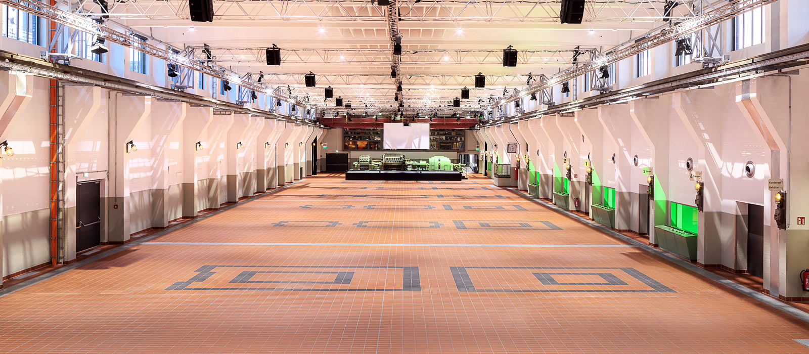 event-location-industrie-hallen-fotografie Industrie Halle und Event Location für Veranstaltungen, Kongresse und Messen.