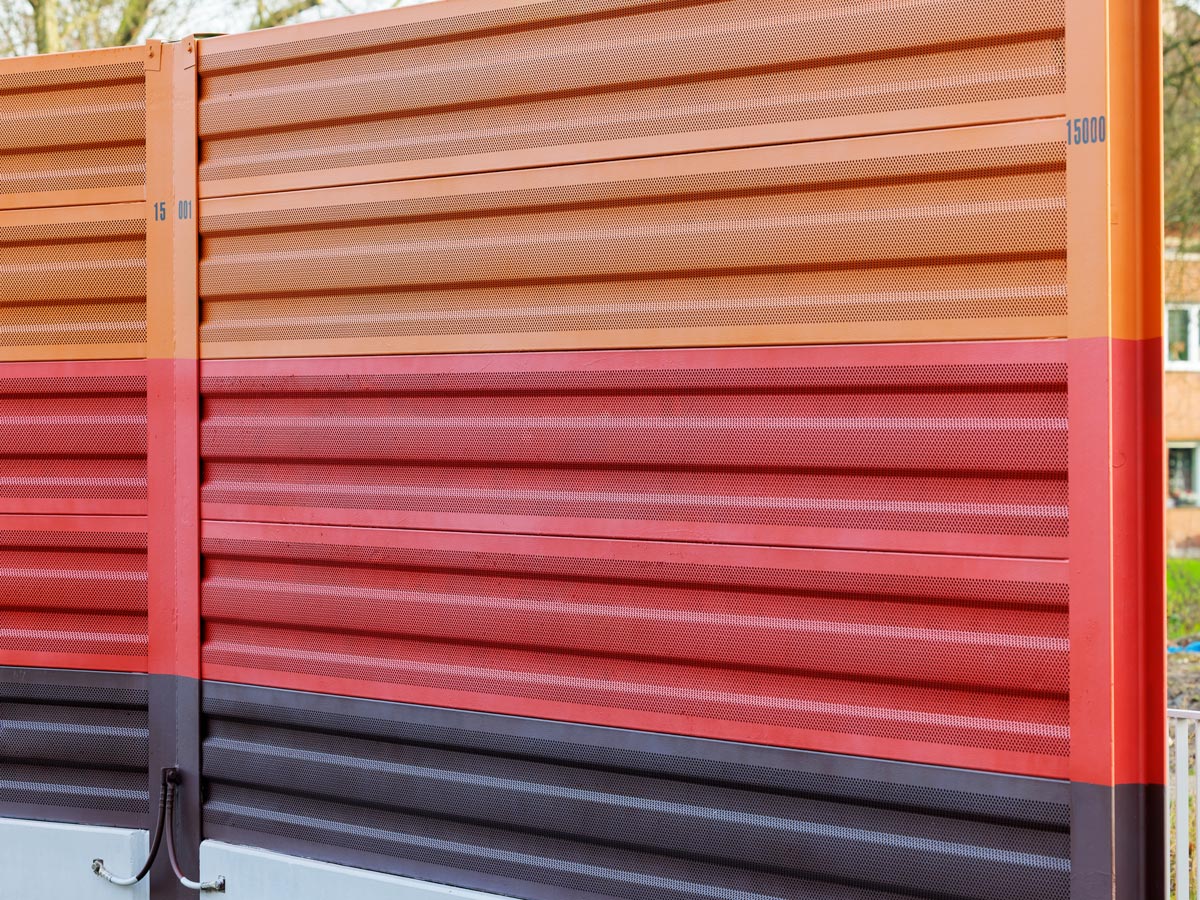 neue-schallschutzwand-essen-nord Eine neue Schallschutzwand für die Haltestelle Essen-Zollverein Nord.