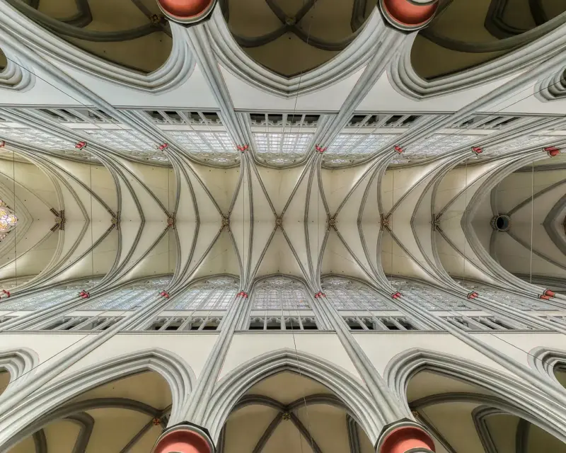 Besondere Perspektiven sakraler Architektur.Copyright: Kirchenfotografie Baumbach