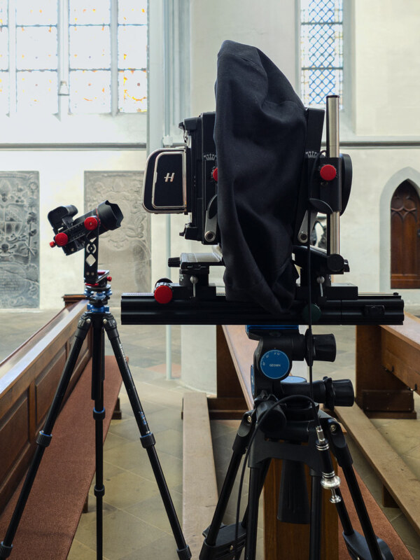 Hasselblad CFV 100 Back an Linhof Large Format. Weiterhin Nodalpunktadapter für Kirchen- und Architekturfotografie.
