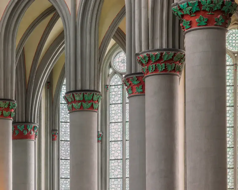 Kirchenfenster und sakrale Architektur. Architekturfotografie von sakralen Bauwerken. Copyright: Kirchenfotografie Baumbach