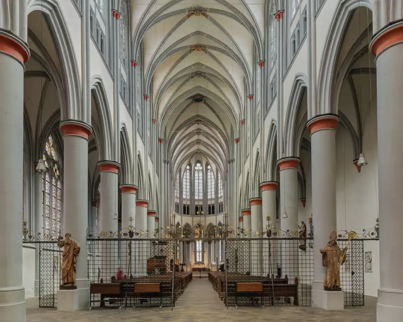 Copyright: Kirchenfotografie Baumbach. Das Foto zeigt den Innenraum des Altenberger Doms.