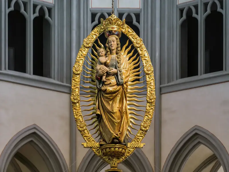 Sanierung und Denkmalpflege. Kunst in einer Kirche.Copyright: Kirchenfotografie Baumbach