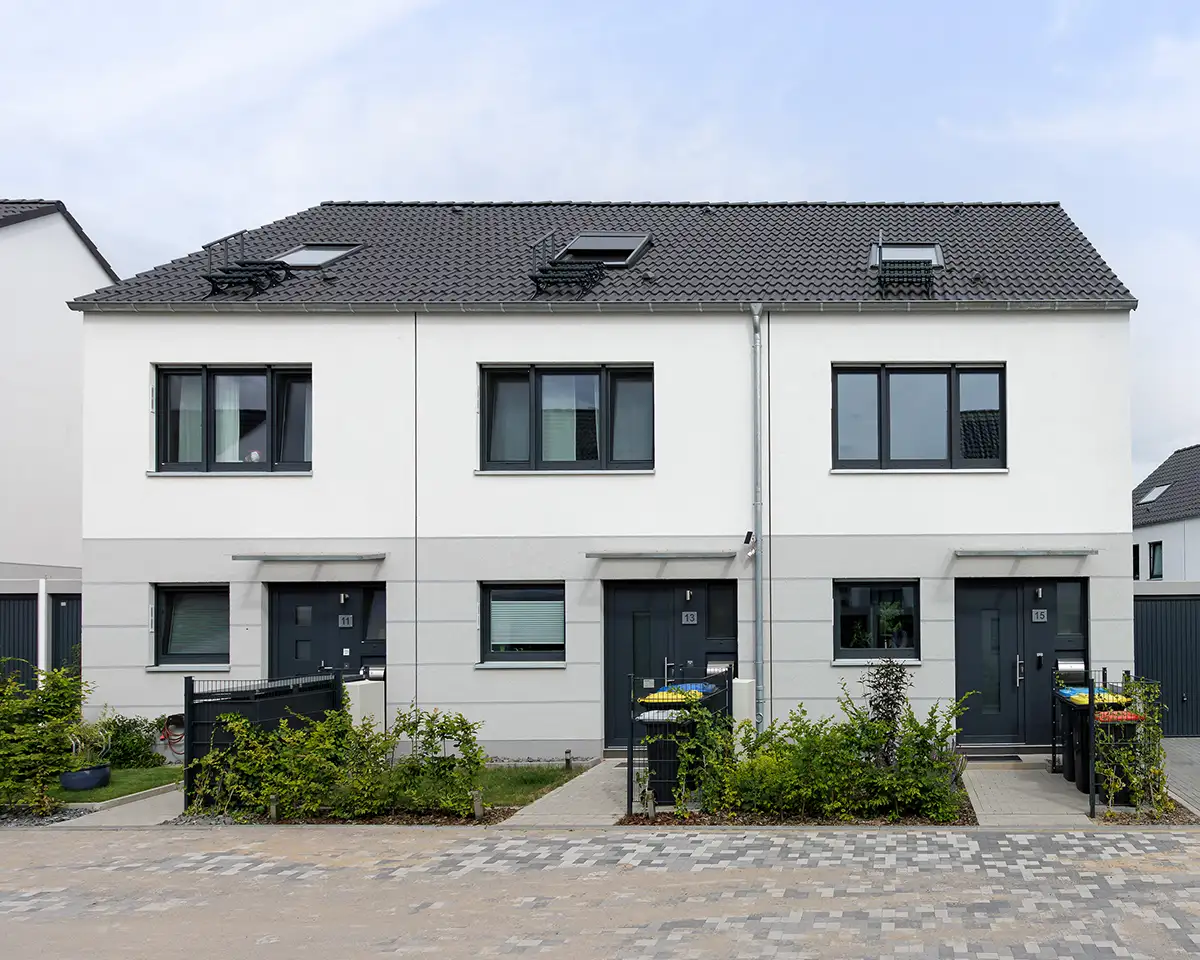 architektur-fotograf-bau-projekte Phase 3 nach der Fertigstellung der Einfamilienhäuser. Architektur Fotografie Foto Beispiel eines Bau Projekts.