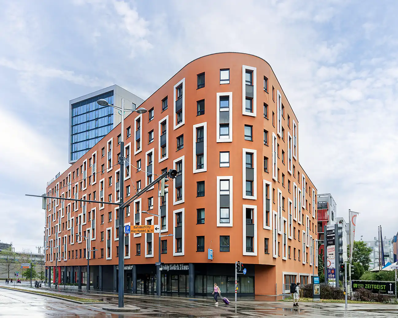architektur-hotelfotografie-01 Außenaufnahme eines Hotels in der Innenstadt, nahe dem Hauptbahnhof. Copyright: Architektur- und Hotelfotografie Baumbach.