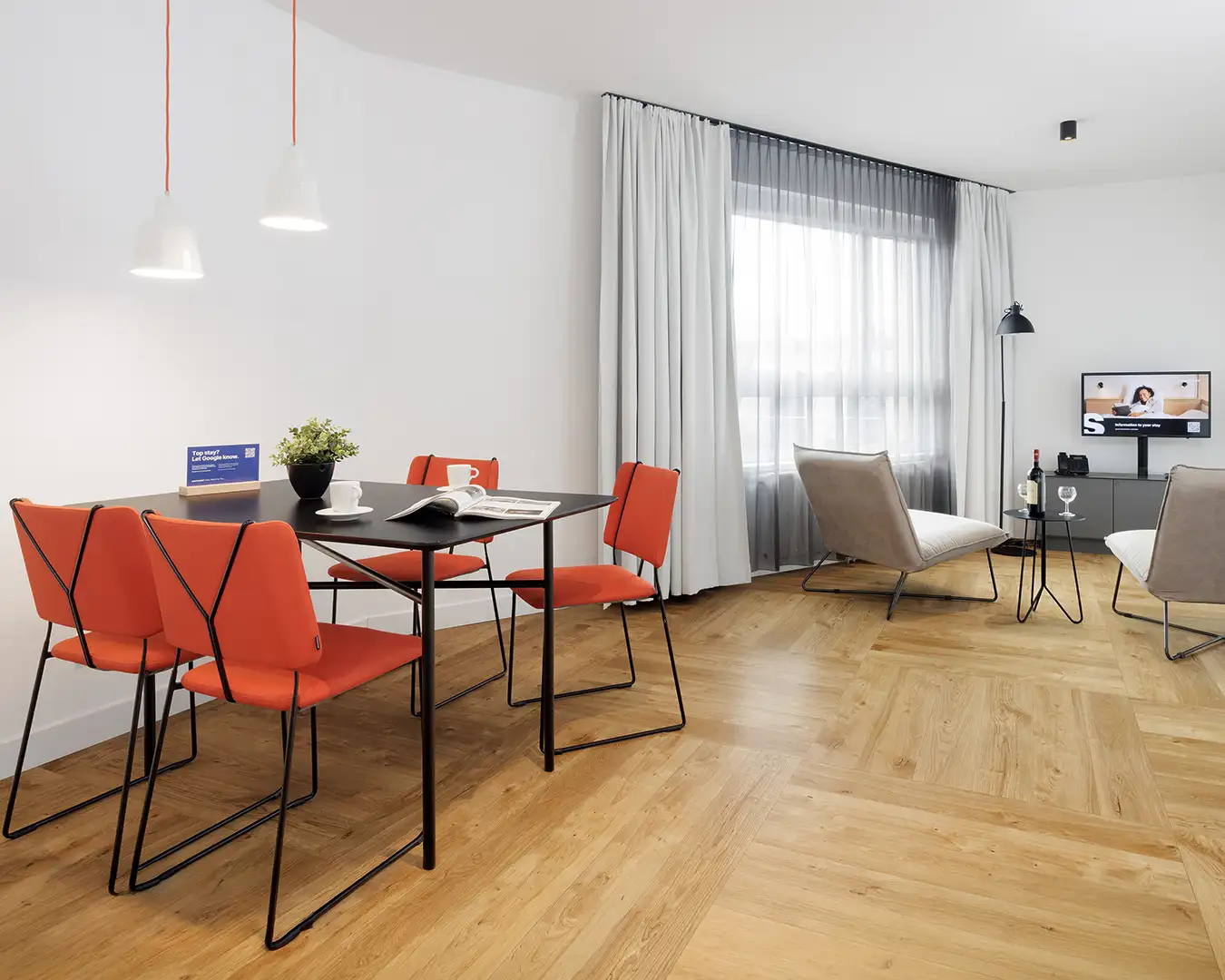 architektur-hotelfotografie-03 Großes Hotelzimmer. Die kleine Suite wurde von Dirk Baumbach fotografiert.