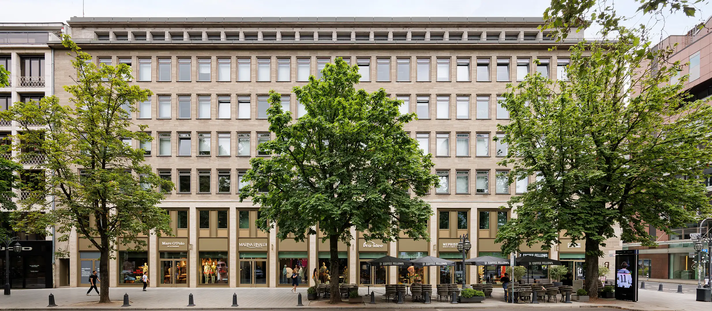 architekturfoto-koenigsallee-duesseldorf Architekturfotografie in der Königsallee, Düsseldorf. Ein Architekturfoto für GENSLER Architekten.