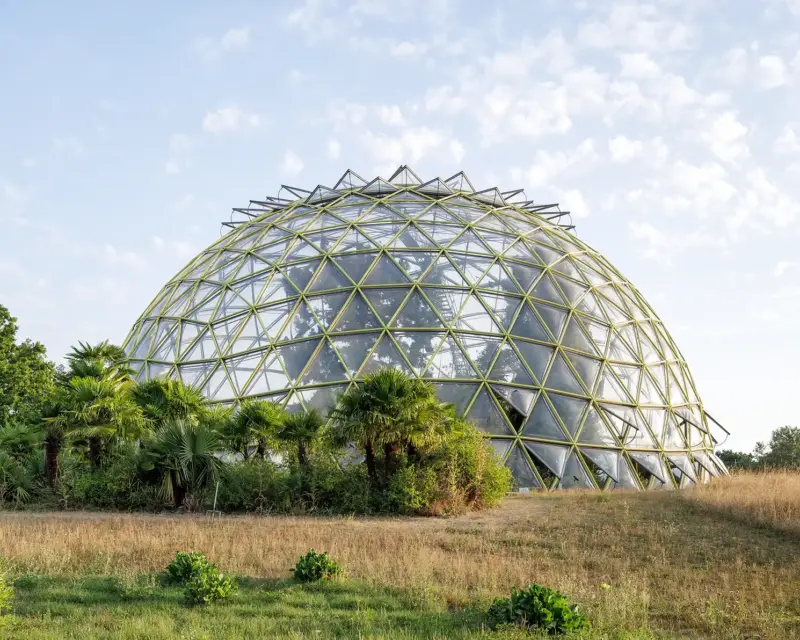 Ein Architekturfoto des botanischen Gartens auf dem Campus der HHU in Düseldorf. Copyright: Architekturfotograf Dirk Baumbach.