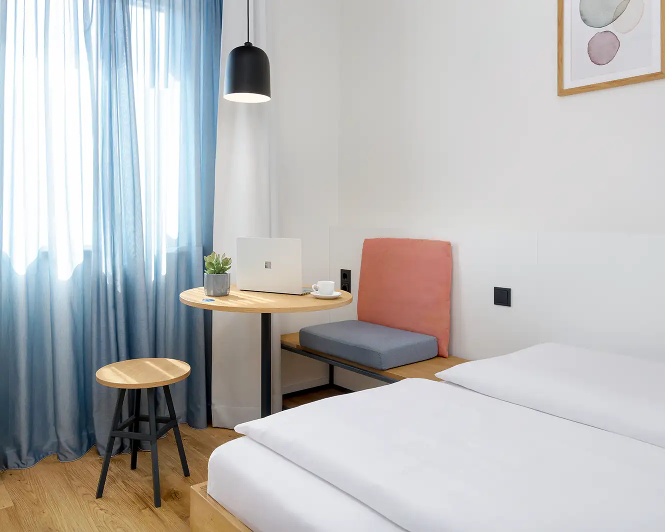 interior-hotel-fotografen-07 Kleines Einzelzimmer Hotelfoto des Interior Fotografen Dirk Baumbach.