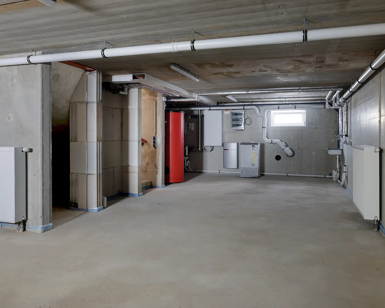 Haus Fotografie von Kellerräumen Der Keller des Hauses. Fotografie für den Verkauf der Immobilie.