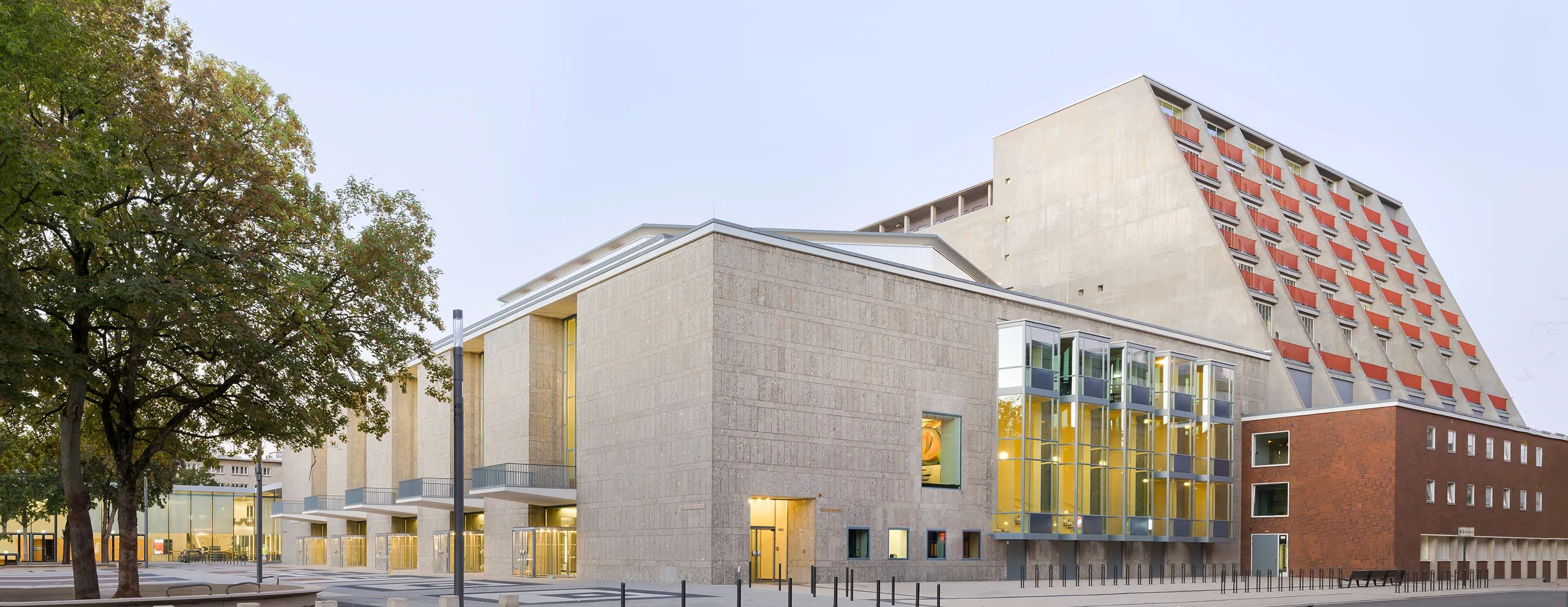 Die Kölner Oper | Opernhaus Außenaufnahme der Kölner Oper. Opernhaus Foto September 2026: Copyright: Architekturfotografie Baumbach