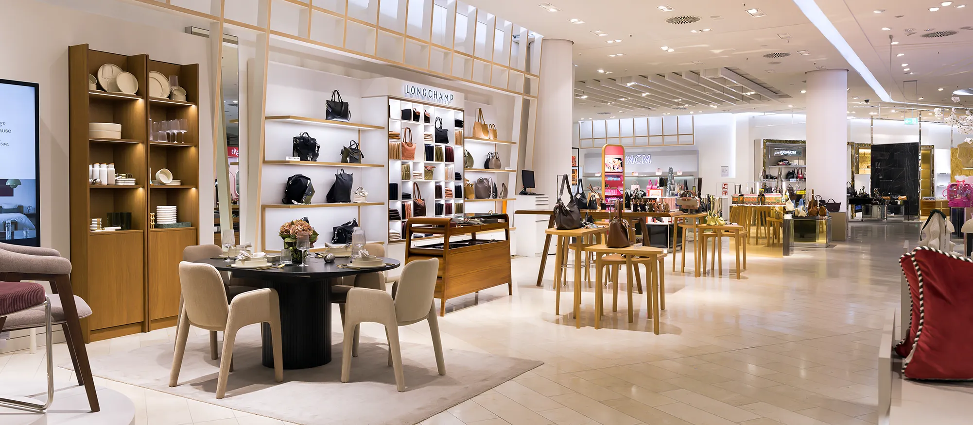 Shopping Center und Store Fotografie Baumbach Foto eines Shopping Centers. Foto: Retail Design Fotograf Dirk Baumbach